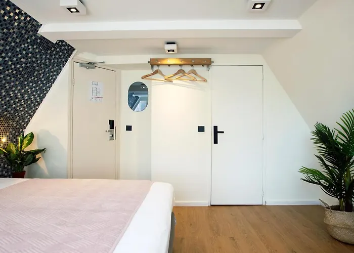 Quentin Leidse Square