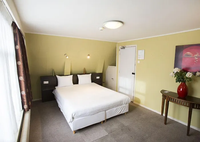 Quentin Leidse Square Amsterdam