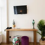 Quentin Leidse Square Hotel 2*