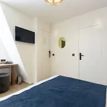 Quentin Leidse Square 2*