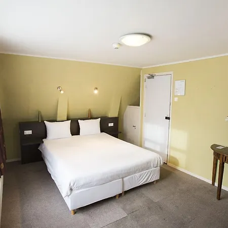 クエンティン　ゴールデン　ベア　ホテル アムステルダム