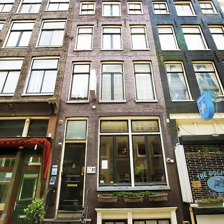 Quentin Golden Bear Hotel