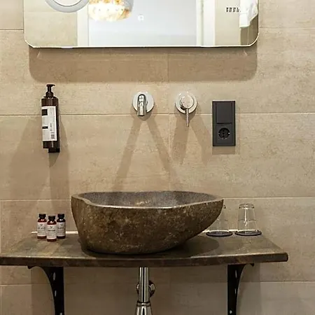 Quentin Leidse Square Hotel