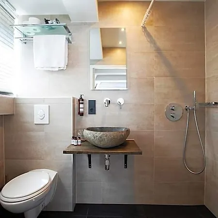 Hotel Quentin Leidse Square 2*
