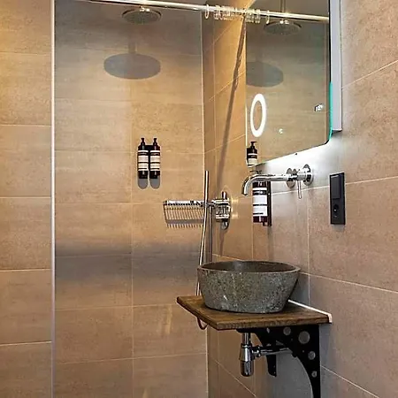 Quentin Leidse Square Hotel 2*