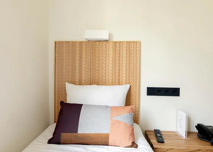 Hotel Quentin Leidse Square 2*