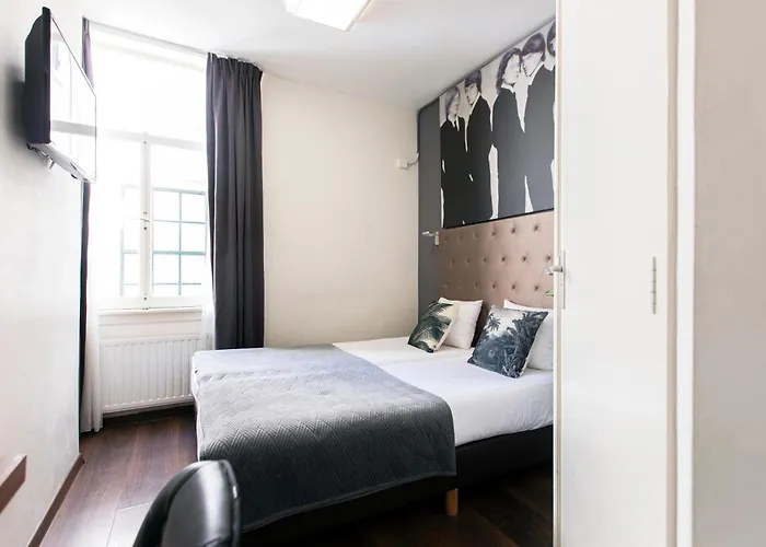 Quentin Leidse Square Amsterdam