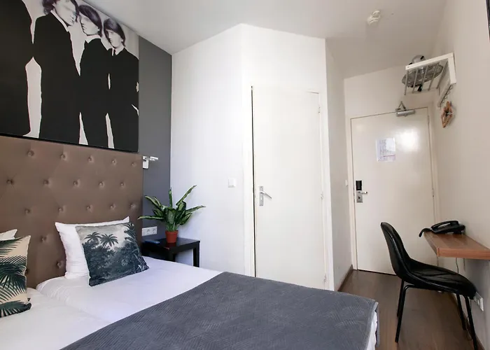 Quentin Leidse Square Hotel 2*