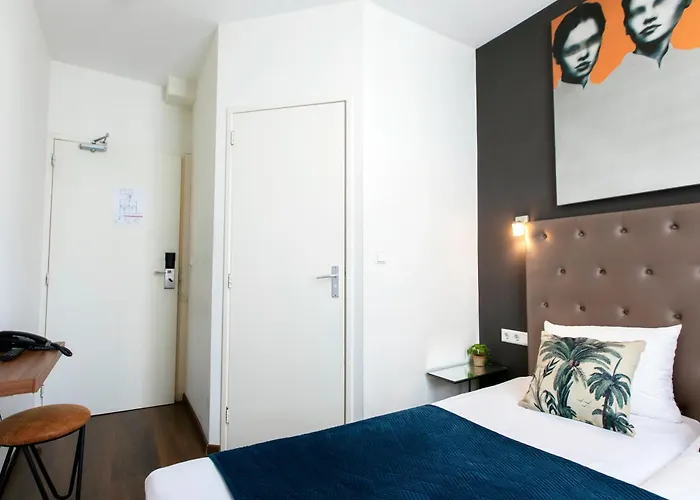 Quentin Leidse Square Hotel 2*