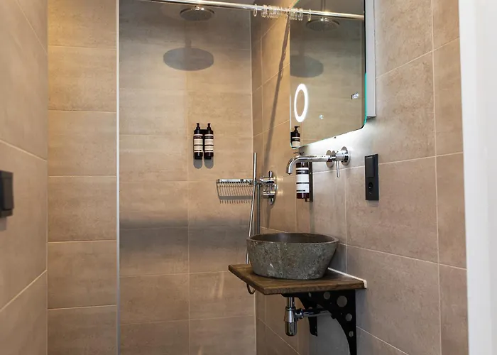 Hotel Quentin Leidse Square 2*