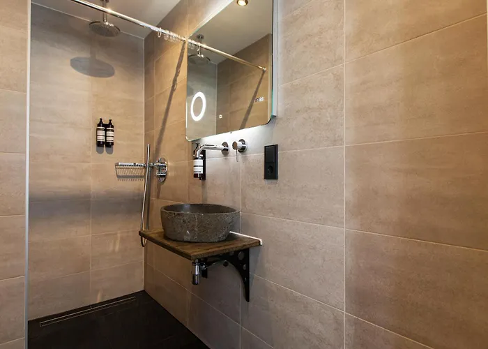 Quentin Leidse Square Hotel 2*