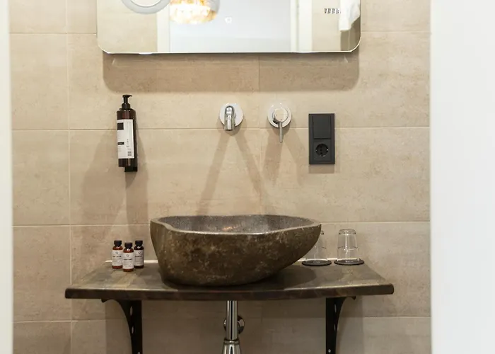 Hotel Quentin Leidse Square 2*