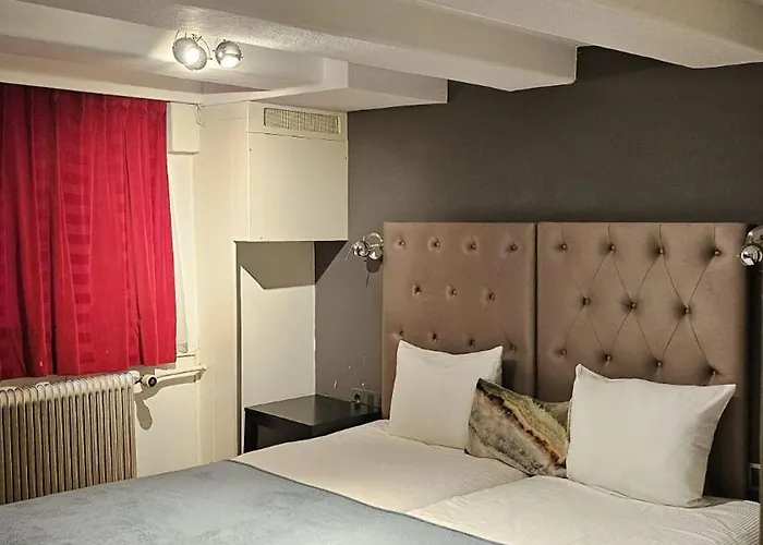 Quentin Leidse Square 2*