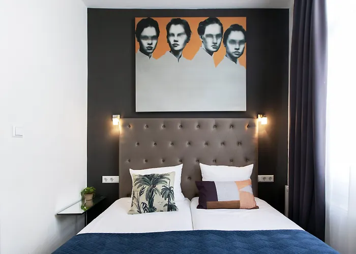 Quentin Leidse Square Amsterdam