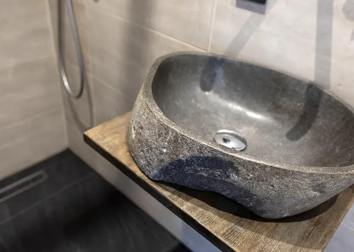 Quentin Leidse Square Hotel