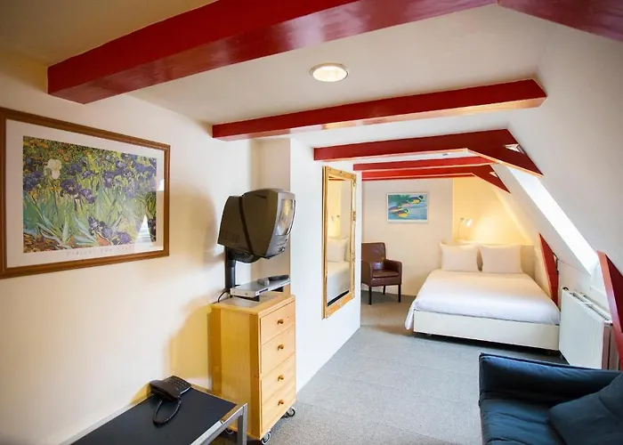 Quentin Leidse Square