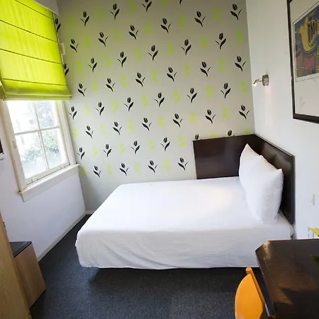 Quentin Leidse Square Hotel 2*