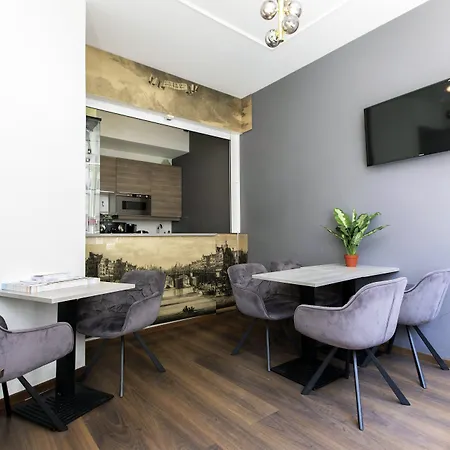 Quentin Leidse Square Hotel 2*