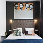 Quentin Leidse Square 암스테르담