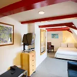 Quentin Leidse Square